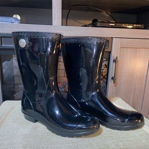 GREAT CONDITION UGG Weather/Rain boots